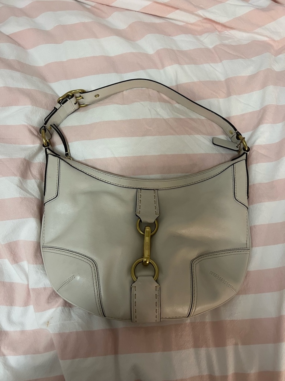Vintage Coach shoulder bag cream color